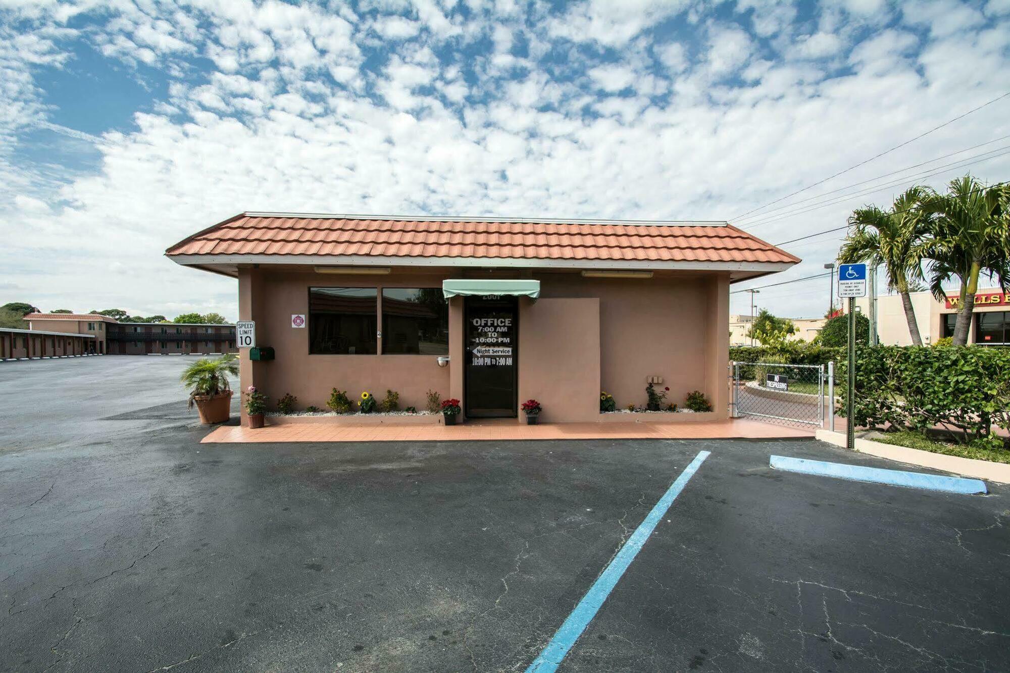 Rodeway Inn Fort Pierce Us Highway 1 Екстериор снимка